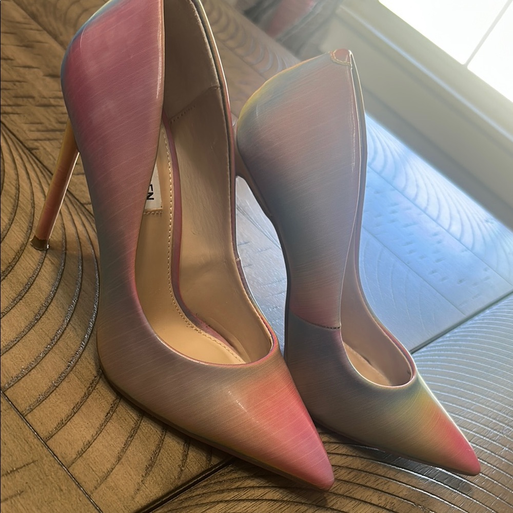 Elegant Gradient Stiletto Heels